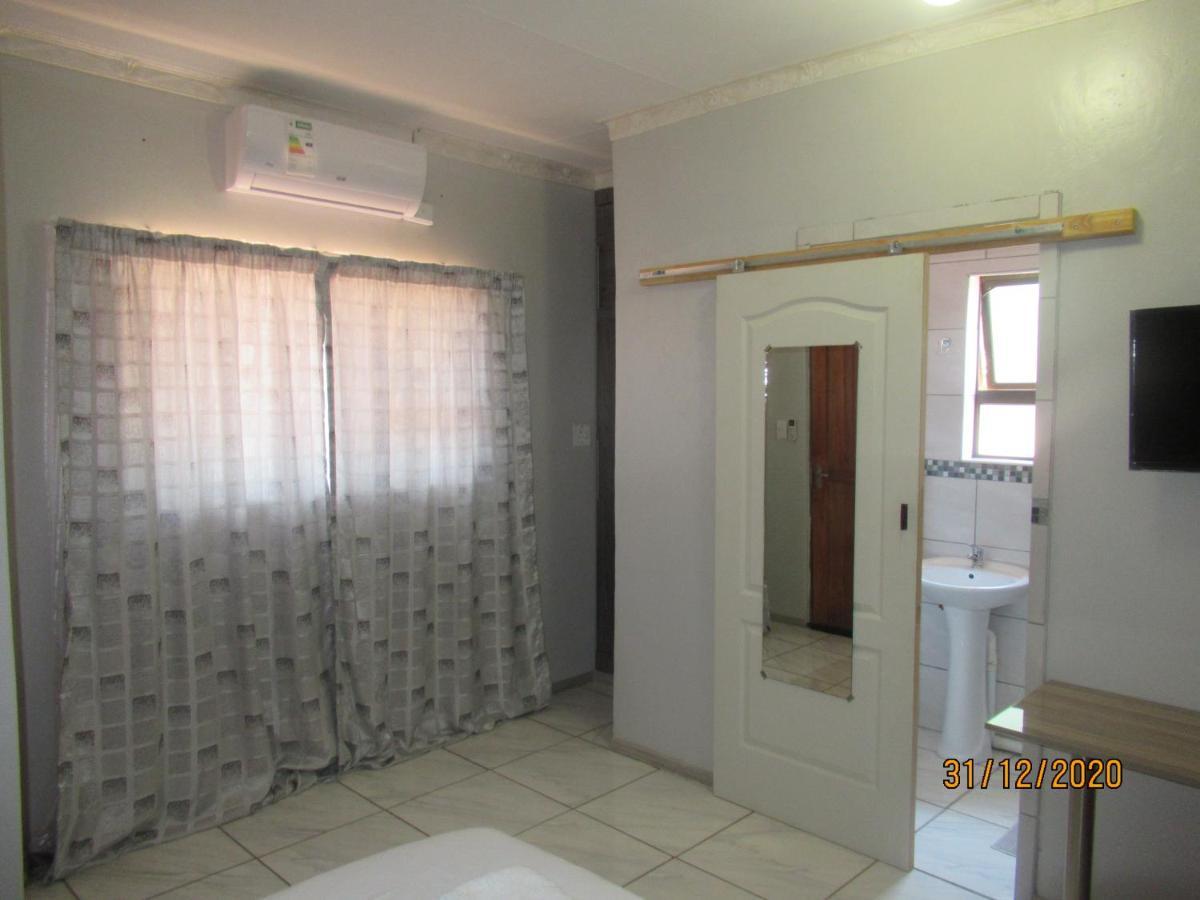 Pab-Love Guest House Kuruman Exterior photo