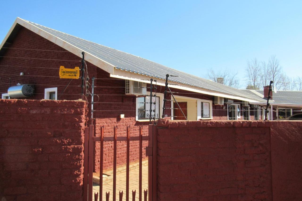 Pab-Love Guest House Kuruman Exterior photo