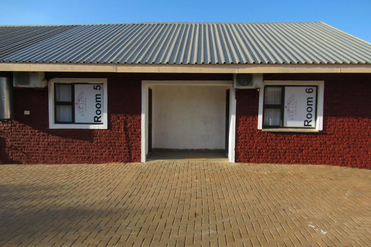 Pab-Love Guest House Kuruman Exterior photo