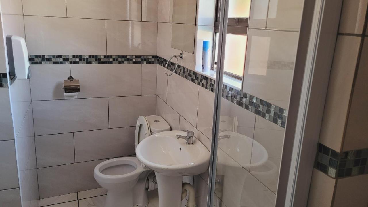 Pab-Love Guest House Kuruman Exterior photo