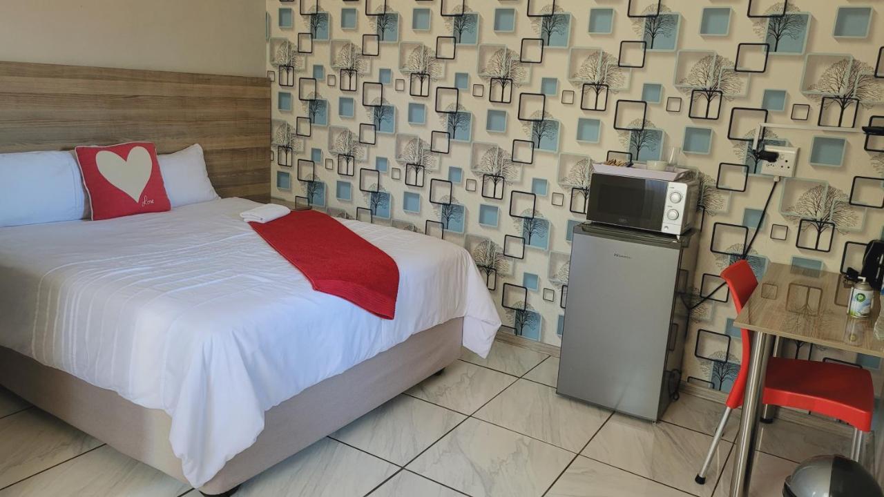 Pab-Love Guest House Kuruman Exterior photo