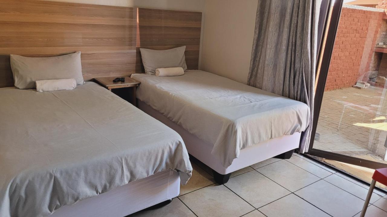 Pab-Love Guest House Kuruman Exterior photo